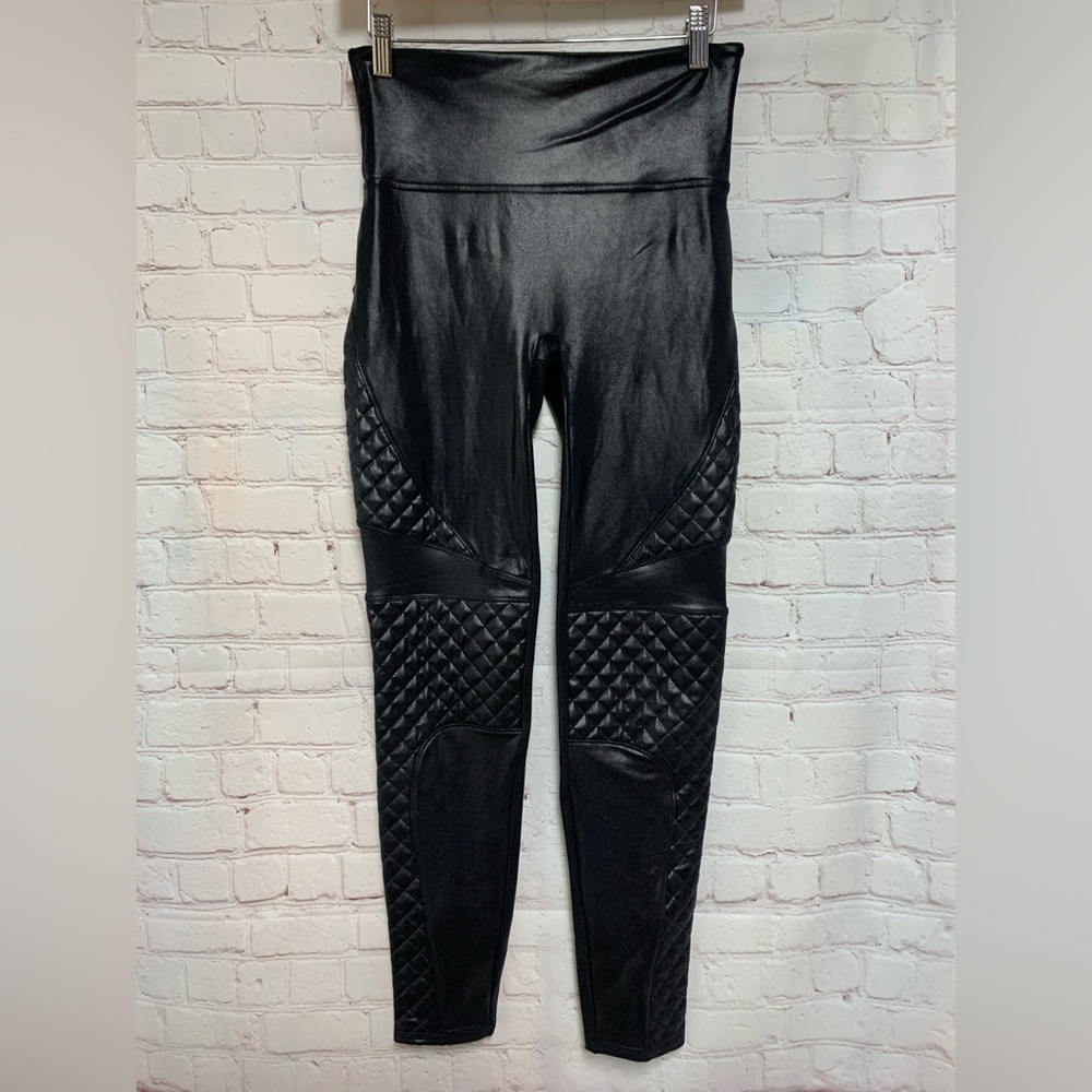 SPANX Black Quilted Faux Leather Leggings Size M - Picture 4 of 8